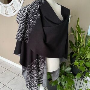 NWT Ming Wang Knit Cape Wrap Poncho Shawl Houndstooth Black White Open Cardigan